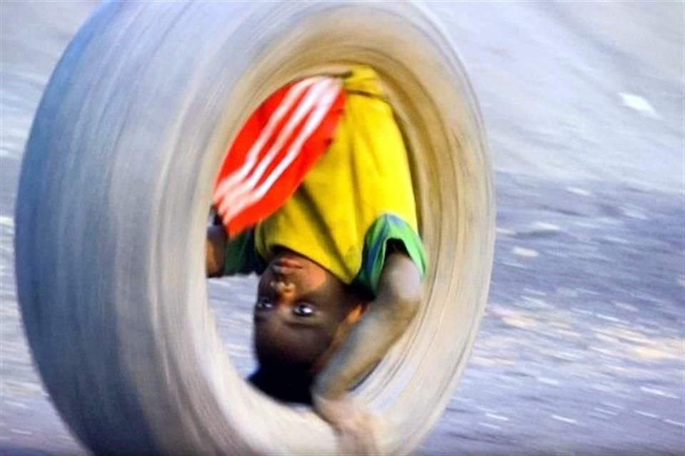 Con la exposición 'Juegos de niñxs, 1999-2022', de Francis Alÿs, el Museo Universitario de Arte Contemporáneo inicia el 2023.