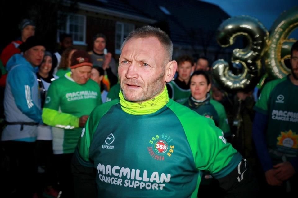 En el último día del 2022, el británico Gary McKee logró la meta de correr 365 maratones en 365 días y recaudó un millón de libras.
