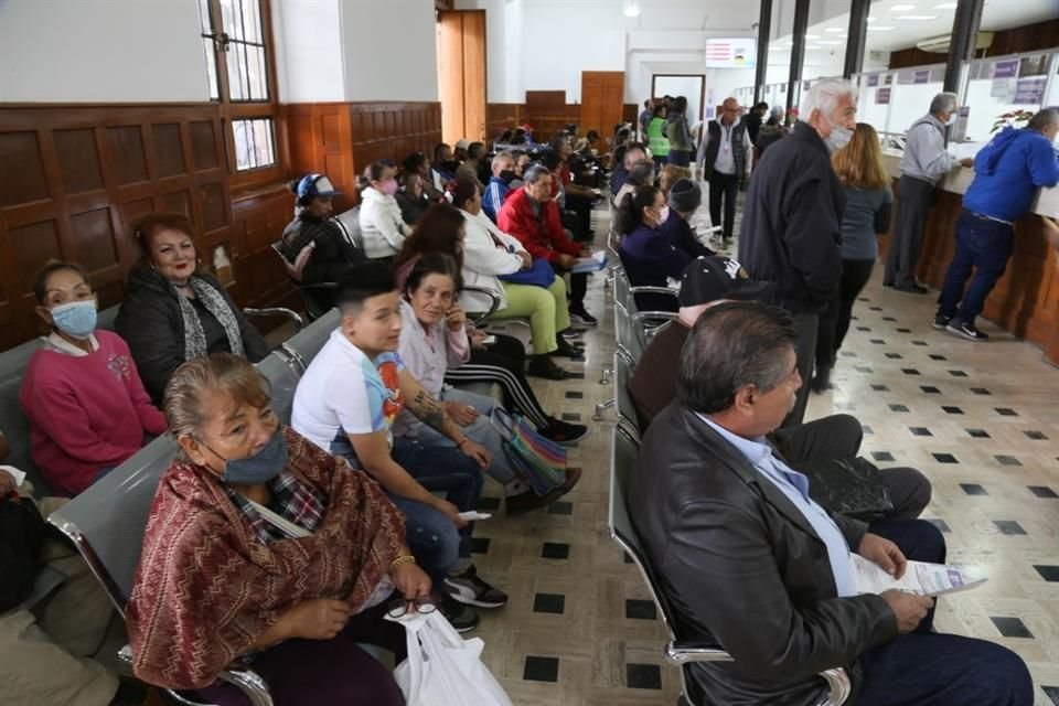 Hoy reabrieron las 135 recaudadoras de Jalisco después de que el viernes estuvieron sin servicio debido a la celebración de Año Nuevo.