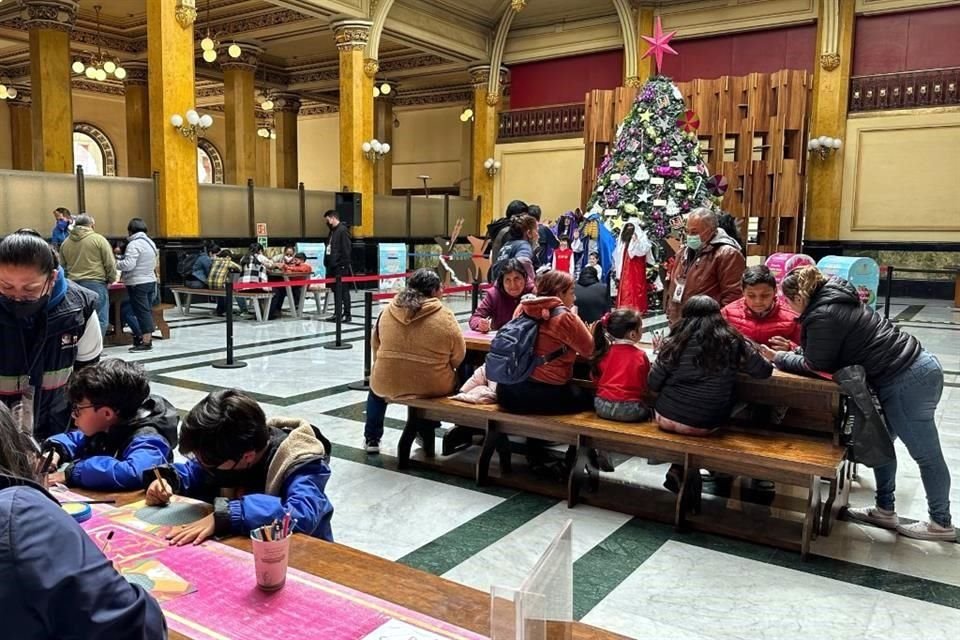 El Palacio Postal espera recibir este año 25 mil cartas para los Reyes Magos, cifra similar a lo que que se recibía antes de la pandemia.