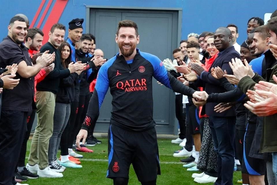 El argentino Lionel Messi regresó hoy a los entrenamientos con el PSG, después de las vacaciones.