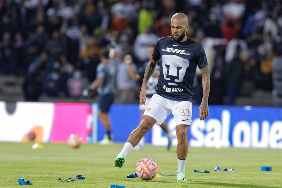 Dani Alves reportó a inicios de semana con Pumas.