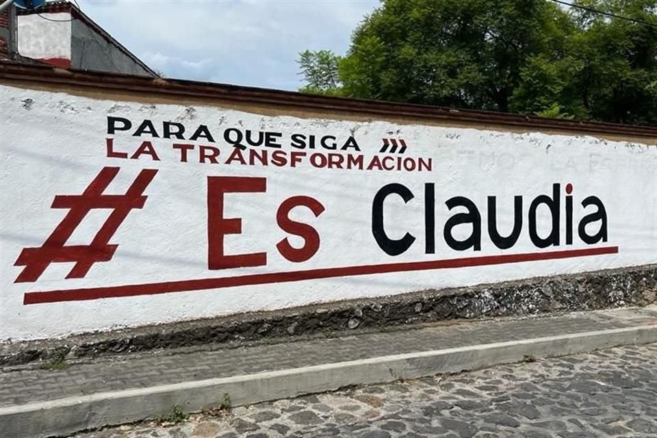 Equipo político de Ebrard denunció a funcionarios de CDMX ante FGR por delitos electorales al usar programa para promover a Sheinbaum.