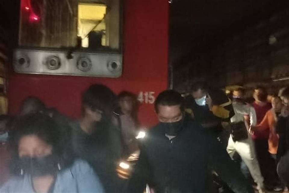 El tren que habría chocado contra otro estacionado habría salido de operación mil 497 veces por diferentes causas, siendo el principal motivo problemas en su sistema de tracción frenado.