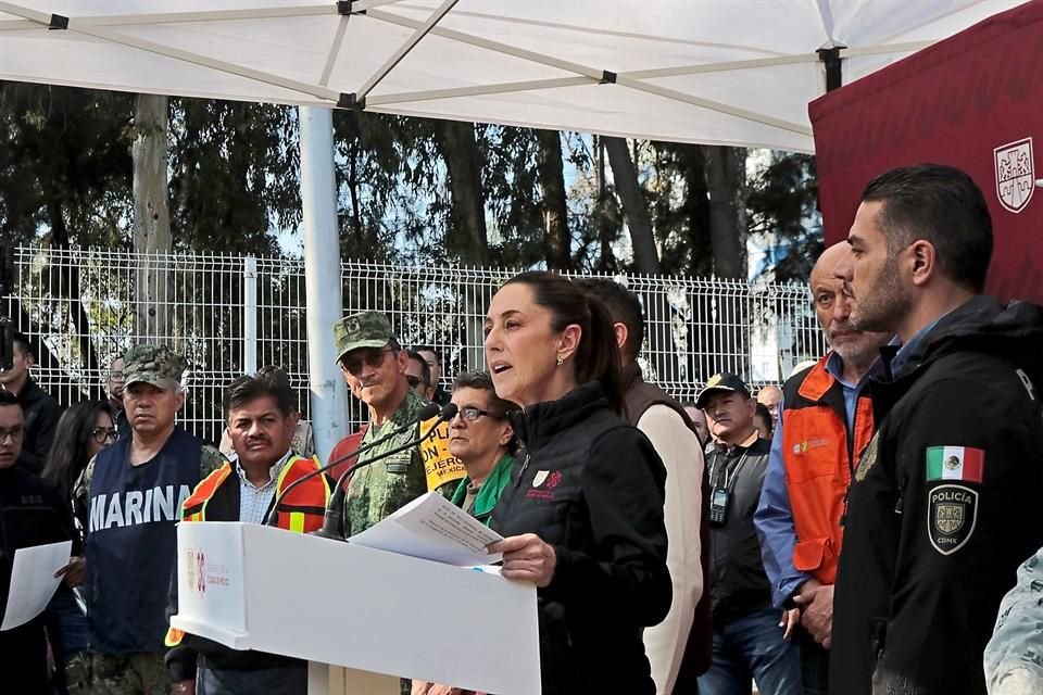 Sheinbaum llegó a la zona de la tragedia tres horas después.