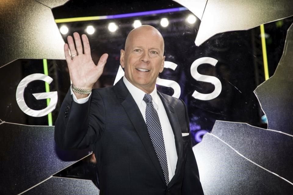Bruce Willis, que posee una fortuna de 250 millones de dólares, cambió su testamento para darle a sus hijas que tuvo con Moore un millón.