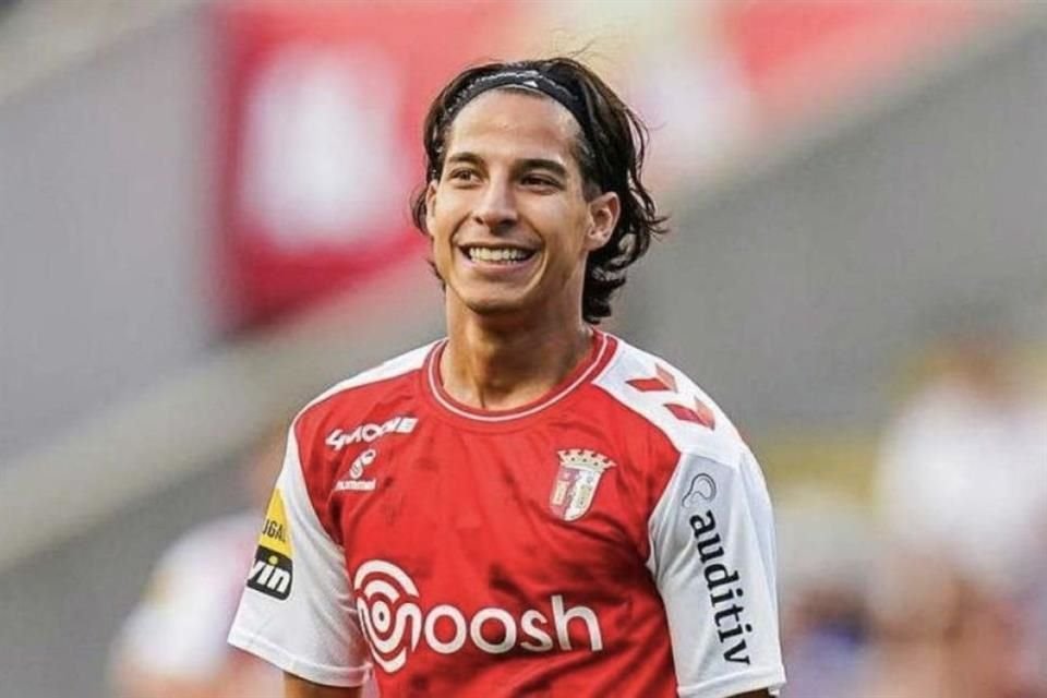 Diego Lainez no ha podido consolidarse en Europa.