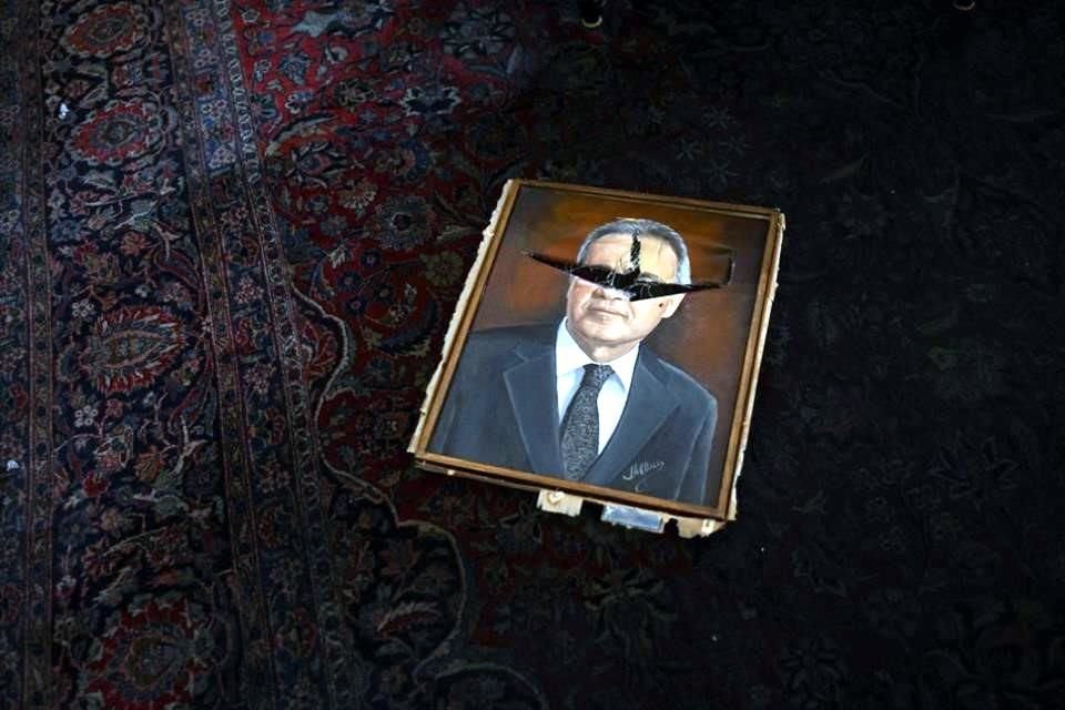 En la sede del Congreso fueron destruidas varias pinturas durante la toma de las instalaciones por simpatizantes del expresidente Bolsonaro.