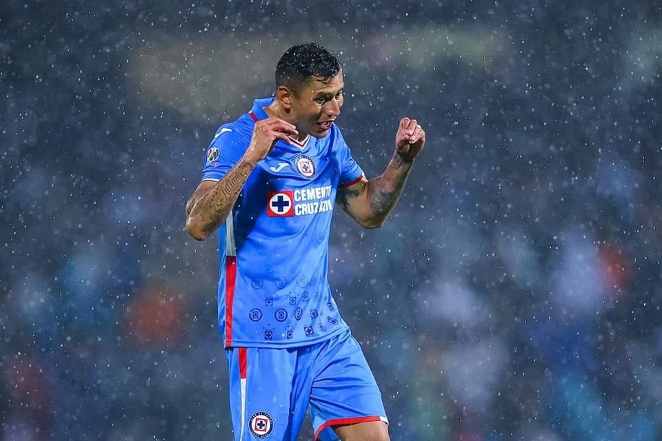 Julio César Domínguez está en el ojo del huracán por la fiesta con temática de narcotráfico que le hizo a su hijo.