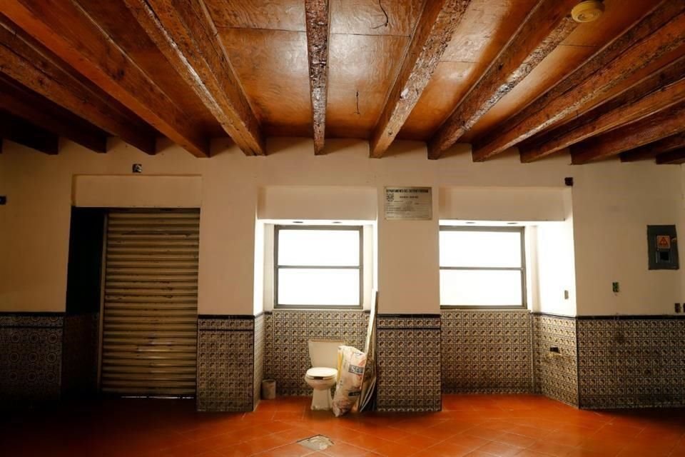 La Vaquita fue lugar de reunión de personajes como Diego Rivera o David Alfaro Siqueiros; Mario Moreno trabajó como mesero en la cantina antes de convertirse en el célebre 'Cantinflas'.