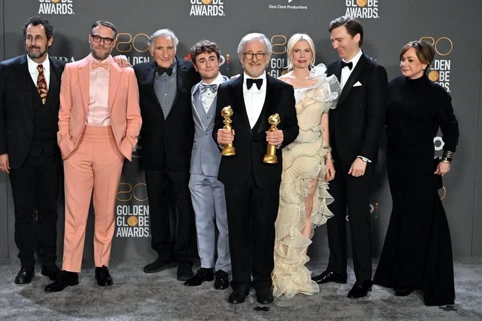 La película 'Los Fabelman' se llevó los premios de Mejor Drama y de Director para Steven Spielberg, quien obtuvo una larga ovación de pie al recibir el premio.
