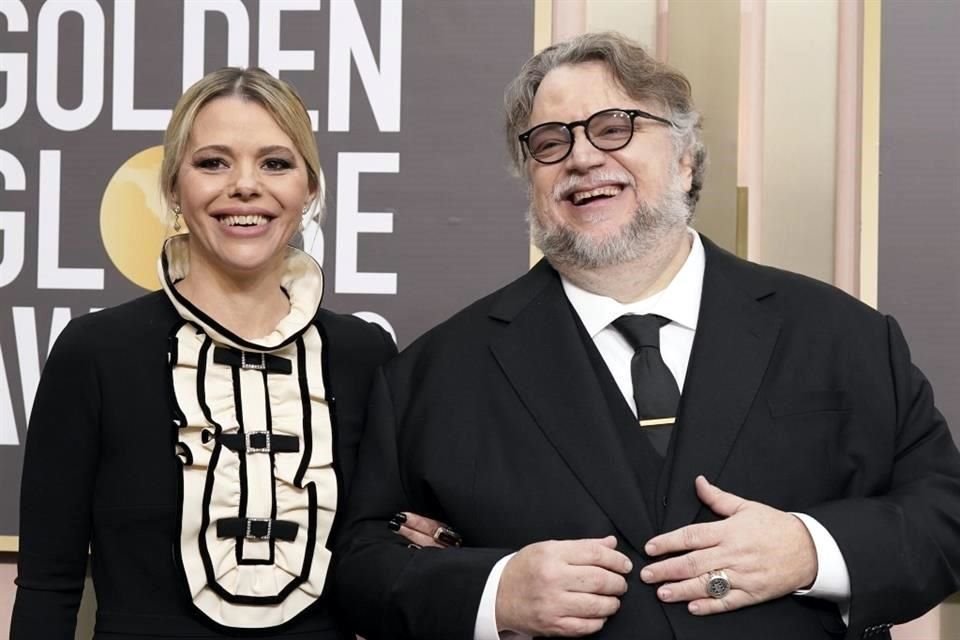 Guillermo del Toro dedicó su premio a su esposa, Kim Morgan.