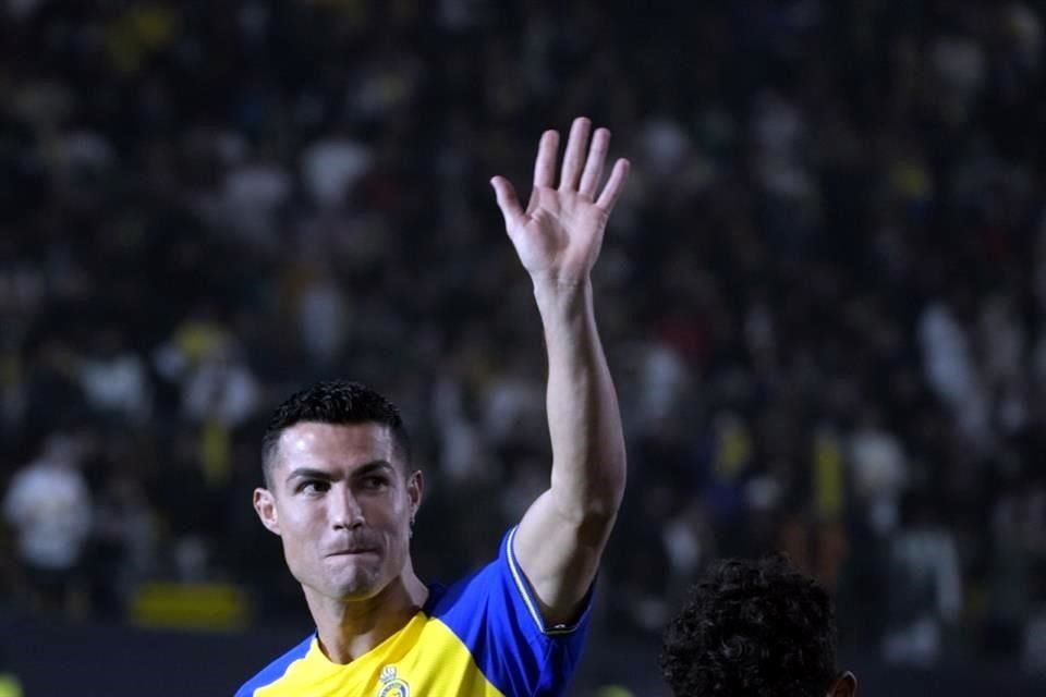 Cristiano Ronaldo durante su presentación con el Al-Nassr, de Arabia Saudita.