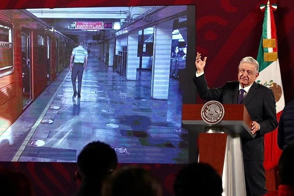 AMLO lanzó a quienes acusan militarización: 'bájenle'.