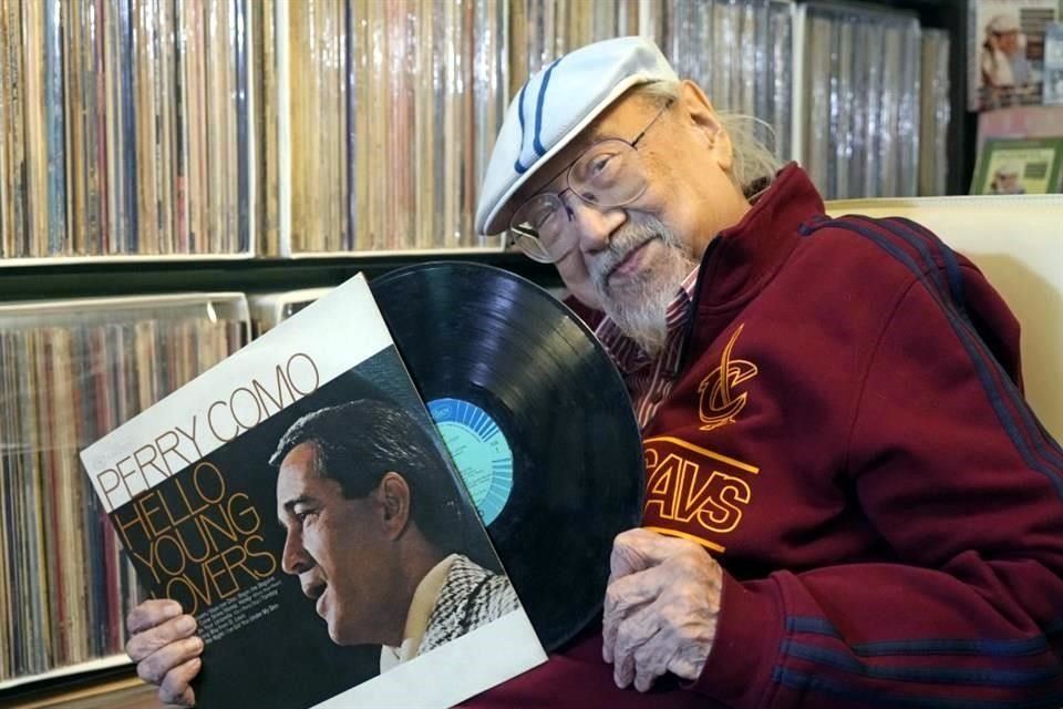 Ray Cordeiro, el DJ con la carrera más larga del mundo, murió en Hong Kong a los 98 años.