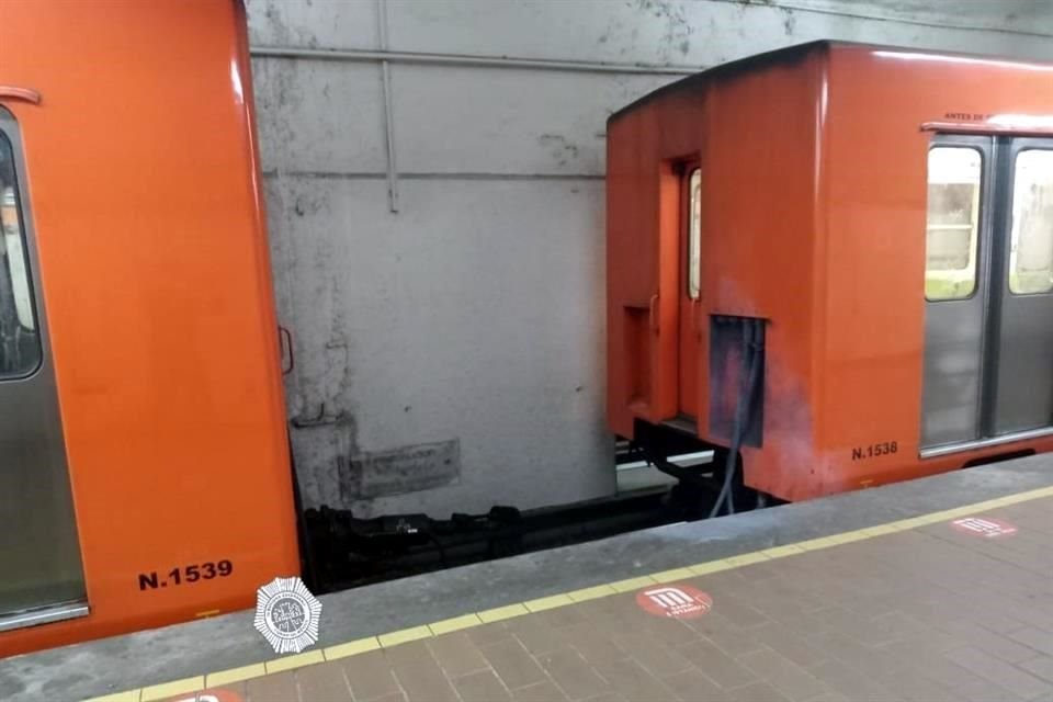 Dos vagones de un tren de la Línea 7 se separaron en la estación Polanco, lo que provocó que usuarios fueran desalojados del transporte.