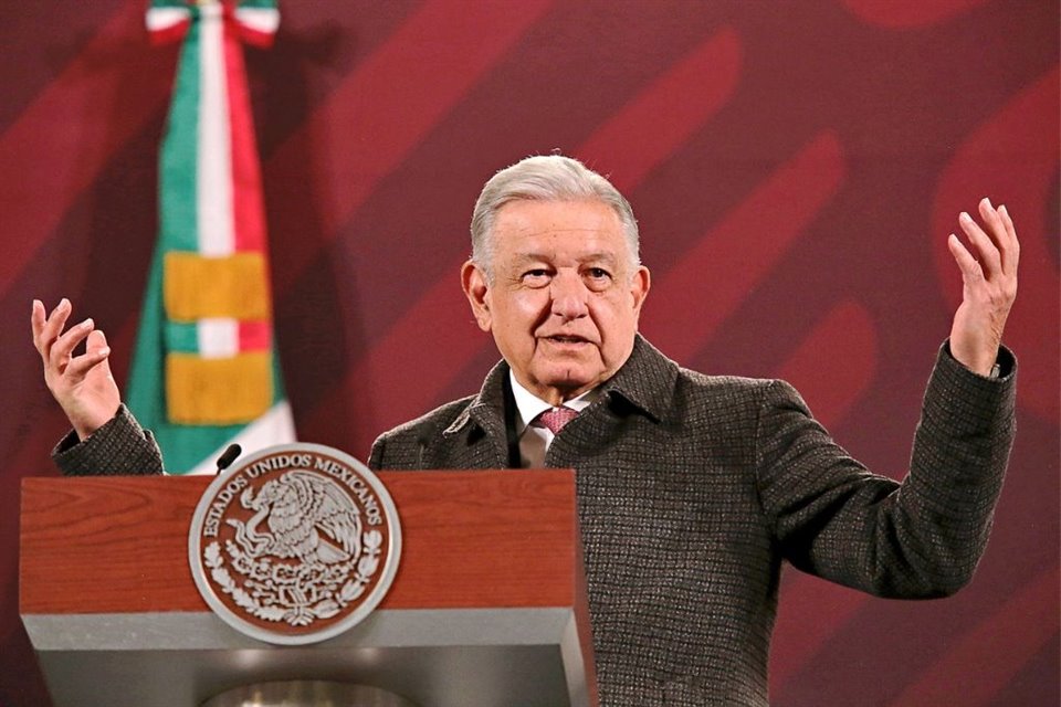 AMLO elogió ayer a José María Riobóo y consideró que hay una campaña en su contra.