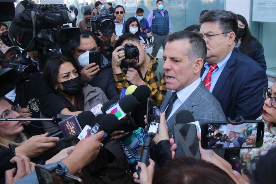 Sergio Ramírez, abogado de Gloria Trevi, presenta demanda civil por daño moral en contra de Chumel Torres en juzgados de la Ciudad de México.