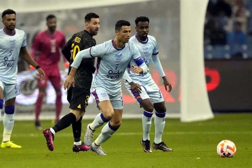 Cristiano Ronaldo y Messi volvieron a enfrentarse en un campo.