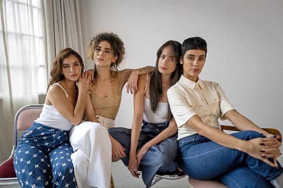 Ela Velden, Gabriela Marcos Payton, Frida Astrid y Esmeralda Pimentel son las creadoras del proyecto.