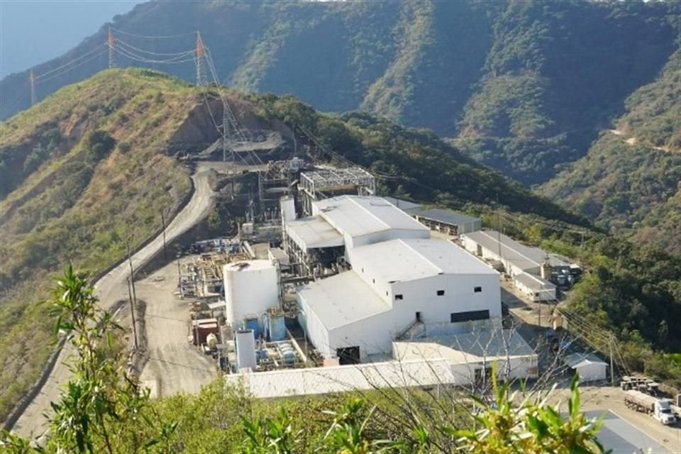 Alzan voz empresas por agresiones; otras callan o pagan cuota.