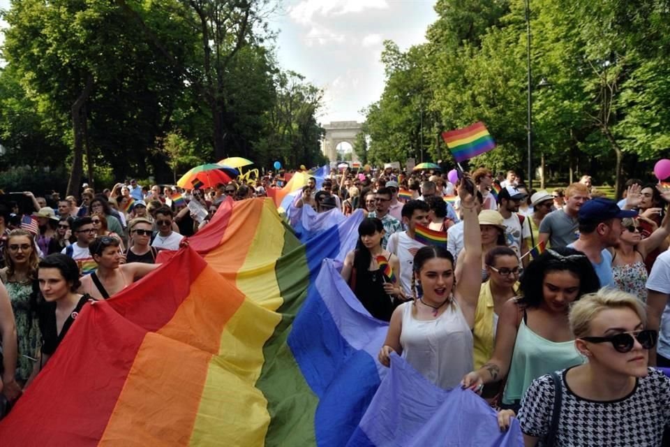 La Iglesia Anglicana se disculpó con la comunidad LGBTQ+ por su trato hostil y homófobo, pero ratificó que no habrá bodas  entre personas del mismo sexo en sus templos.