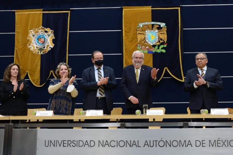 Enrique Graue, Rector de la UNAM, en conferencia.