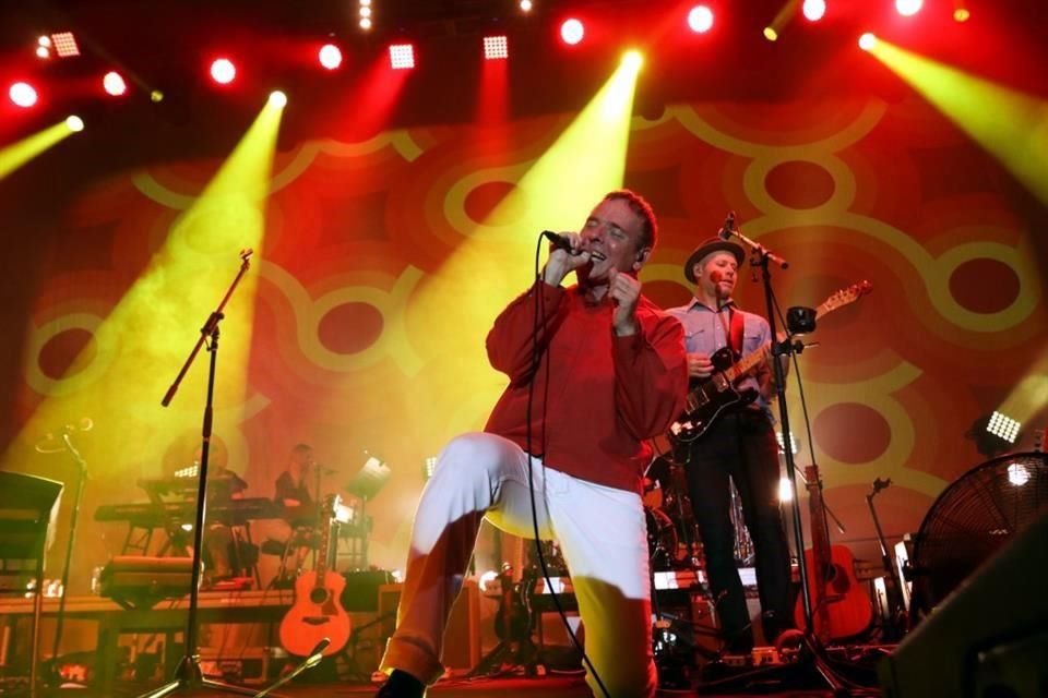 Debido a problemas de salud de Stuart Murdoch (en foto), vocalista Belle and Sebastian, el grupo canceló su actual gira, que los traería a México.