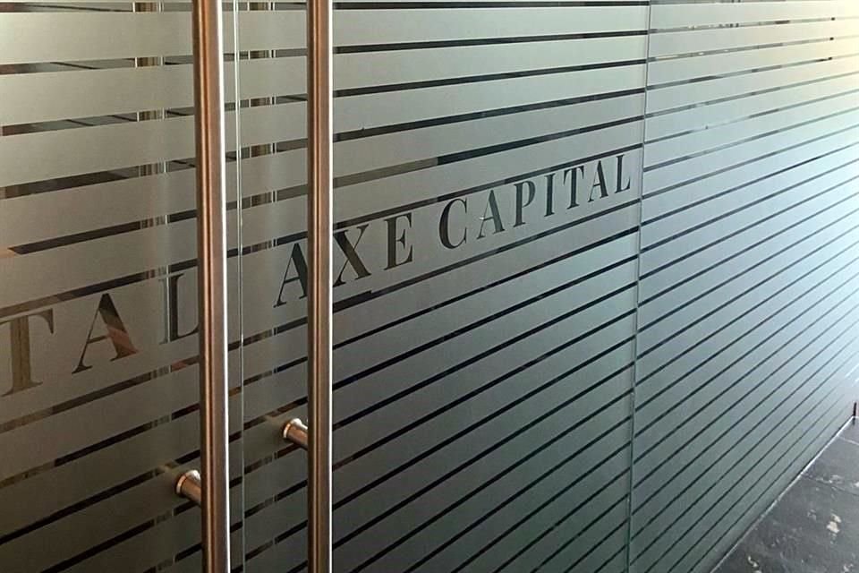 Según afectados, personas de Jalisco, Colima y Puebla han invertido en la financiera Axe Capital.