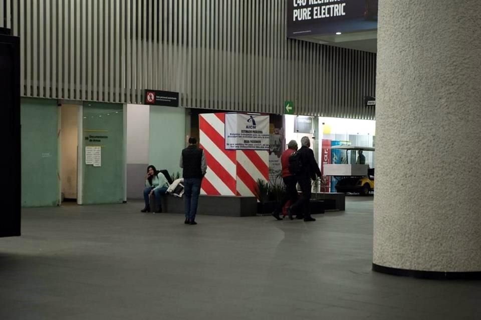 Funcionarios capitalinos visitaron las áreas intervenidas en el AICM y plantearon finalizar las obras de rehabilitación para junio.