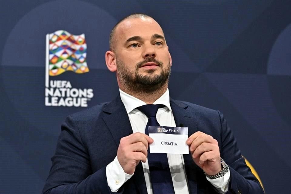 Wesley Sneijder estuvo presente en el sorteo.