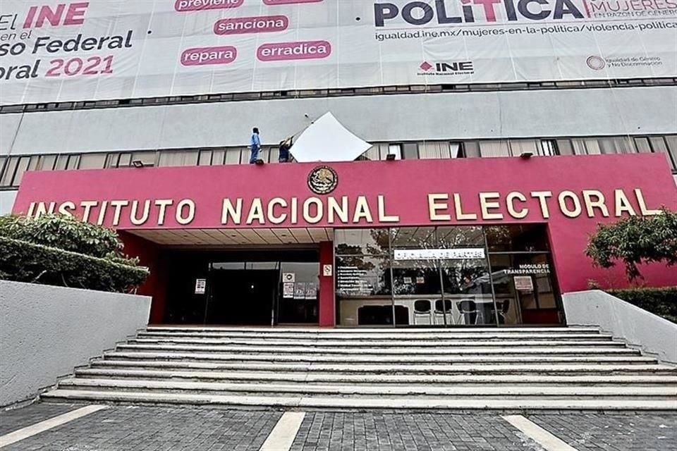 El Congreso de CDMX acusó a INE de violar atribuciones al fijar reglas sobre la estructura mínima que deben tener los OPLE con miras a 2024.