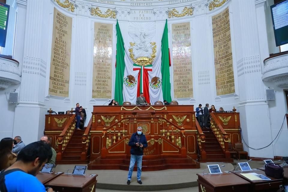 En el orden del día estaba previsto poner a consideración un punto de acuerdo para que el suplente del diputado Christian Von Roehrich tomara protesta y el coordinador del PAN fuera dado de baja.