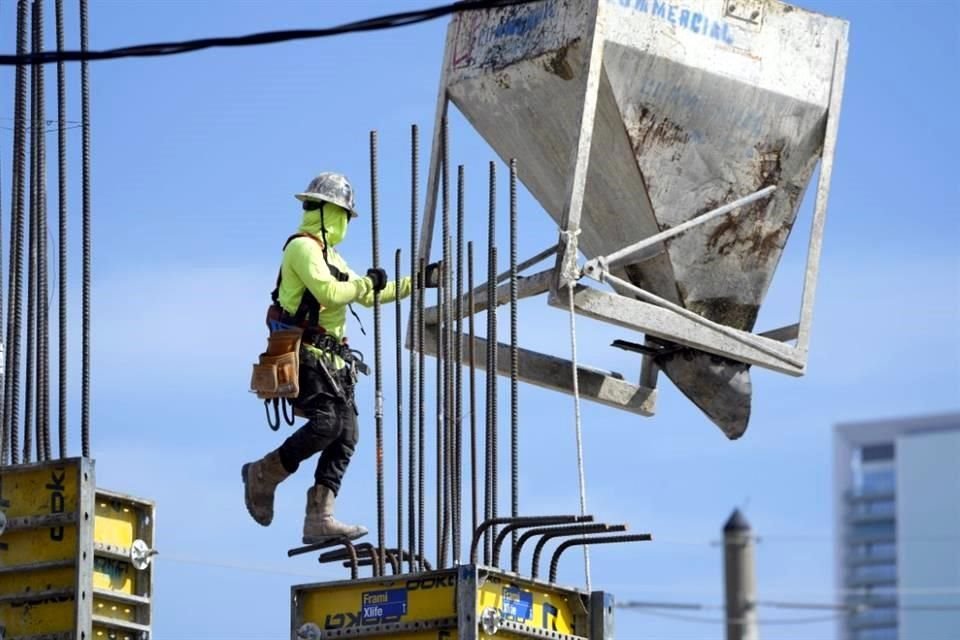 El Producto Interno Bruto aumentó a una tasa anualizada del 2.9 por ciento en los últimos tres meses de 2022.