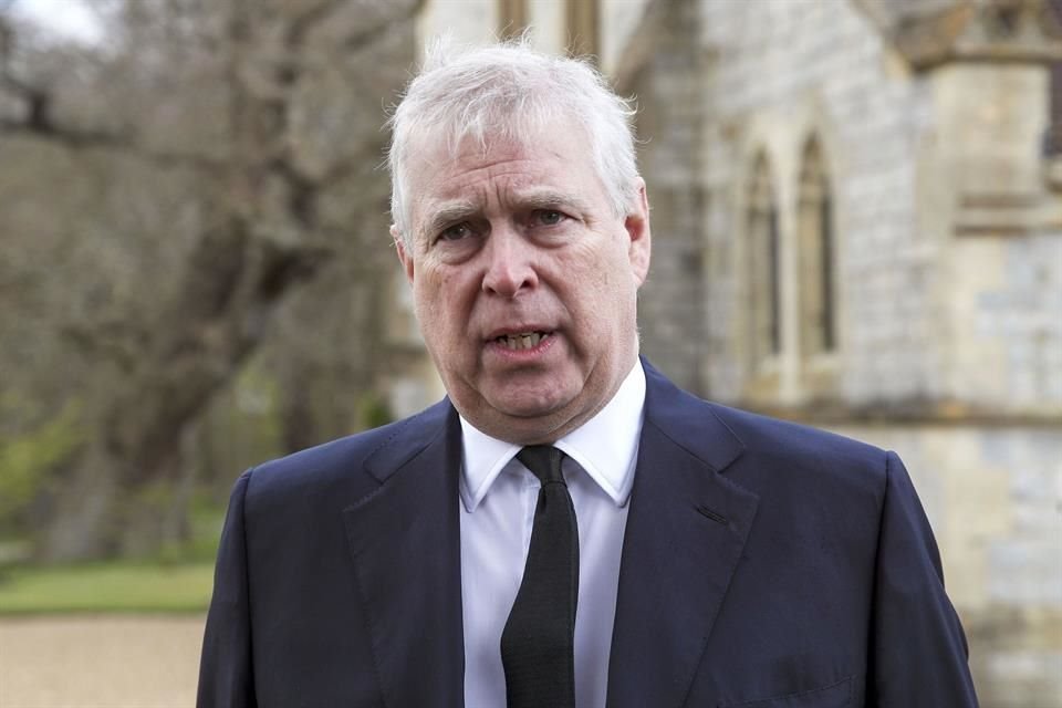 El Rey Carlos III habría desalojado al Príncipe Andrés de su dormitorio en el Palacio de Buckingham tras el cierre de su oficina.