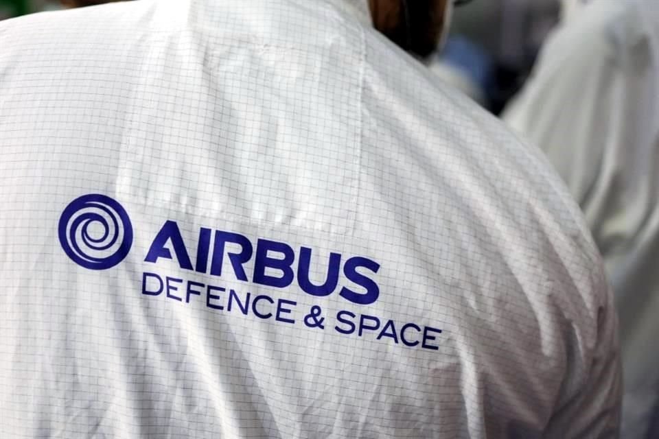 El fabricante francés de aviones Airbus dijo que más de 9 mil de los nuevos empleos serán creados en Europa.