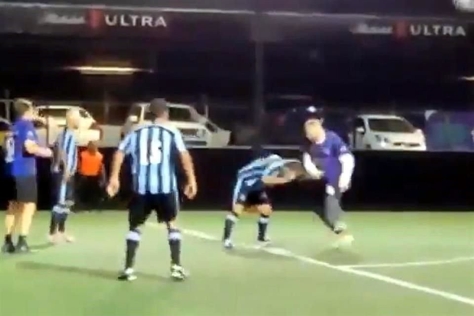 Vuoso fue grabado peleándose.