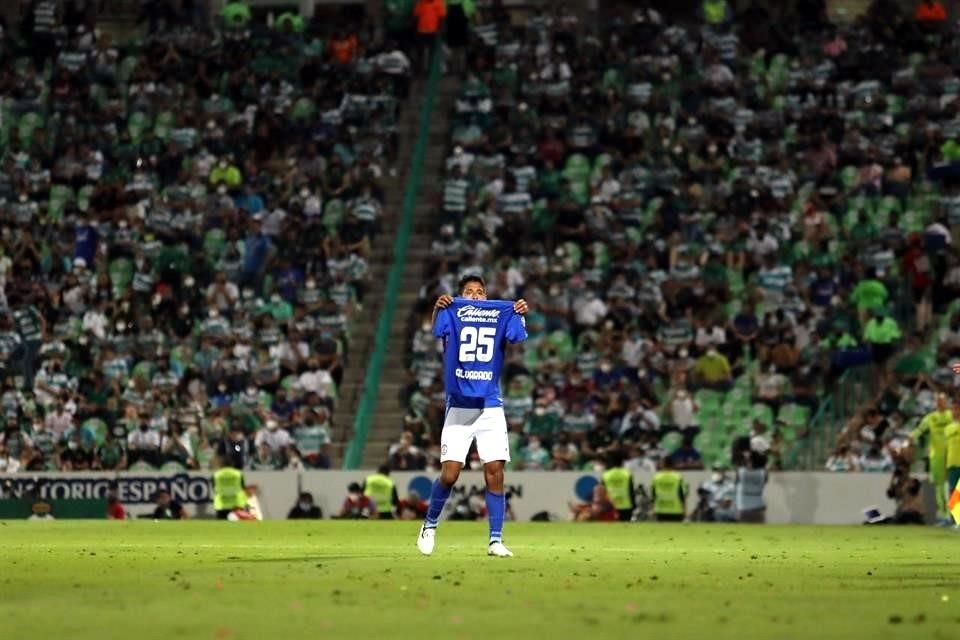 Luis Romo dedicó su gol a Roberto Alvarado, baja por un tema personal.