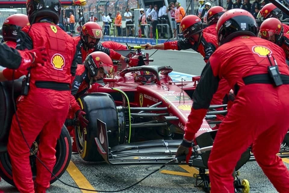 Ferrari pretende practicar 1,000 paradas en pits antes del GP de Bahréin 2023.