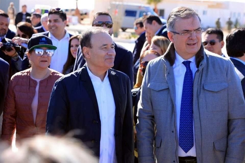 Durazo y Ebrard en la presentación del Plan Sonora Energías Renovables a 132 representantes extranjeros.