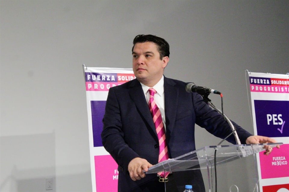 Gerardo Islas, político poblano de 39 años y líder nacional de Fuerza por México, falleció este jueves mientras se encontraba en España.