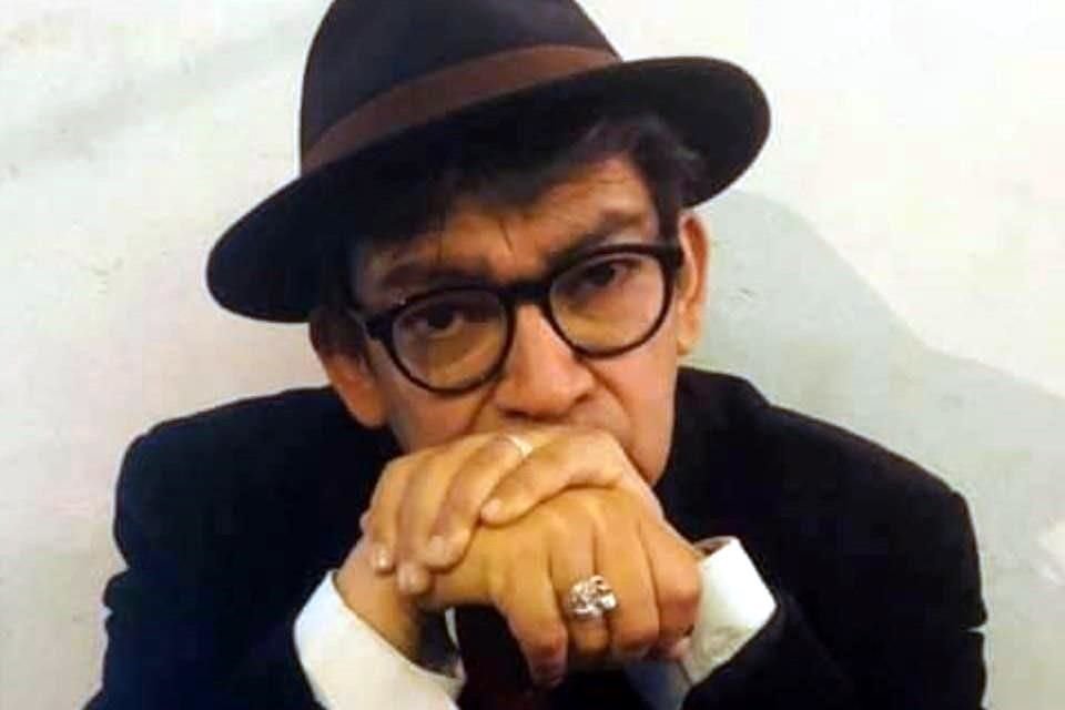 Con la obra la compañía Ápeiron Teatro concreta la última puesta en escena, sin estrenar, dirigida por Fernando Martínez Monroy, su fundador y director, fallecido en 2021.