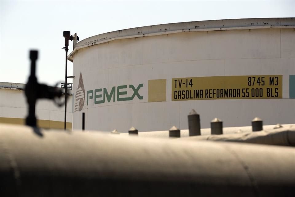 Pemex indicó que transición energética le afectará en sus ingresos, ya que habrá un aumento en la demanda de productos bajos en carbono.