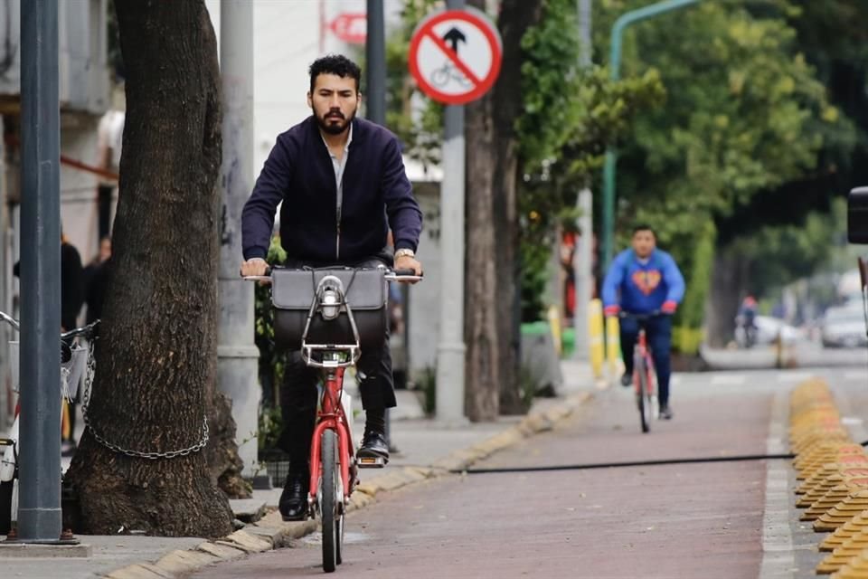 'Hemos hecho, en cuatro años y un poquito más, 230 kilómetros y estaremos inaugurando estas ciclovías en el siguiente mes, probablemente', expuso la Jefa de Gobierno, Claudia Sheinbaum.