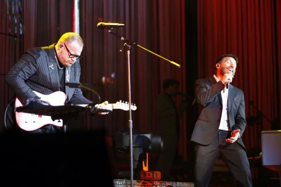 El mágico encuentro entre el dueto argentino-mexicano con el público regio se dio en la Arena Monterrey.