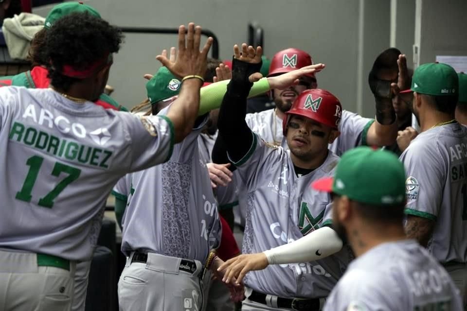 México arrancó fuerte en el partido y así logró mantenerse hasta el final pese a los intentos de Cuba.