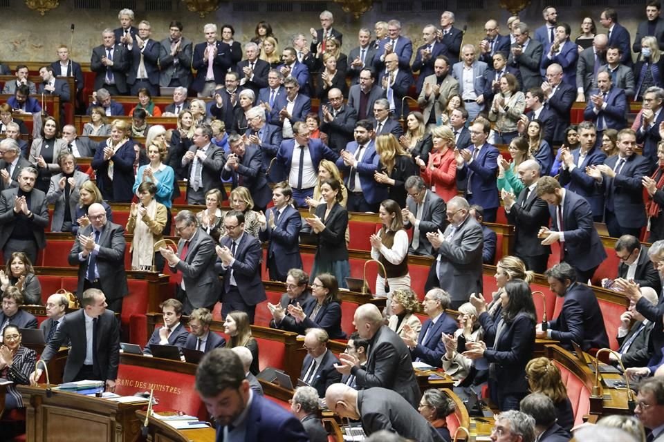 El parlamento Francés comenzó la discusión de la reforma a pensiones del Presidente Emmanuel Macrón.