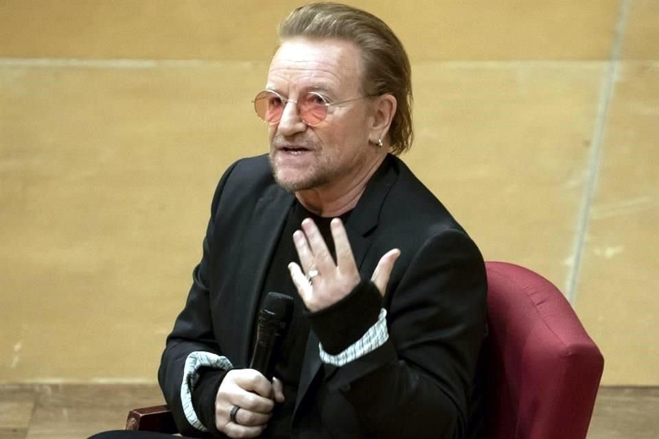 Bono, líder de la banda U2, está invitado al discurso del presidente Joe Biden que dará esta tarde en Washington.