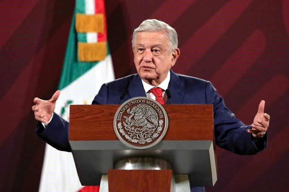 AMLO dijo que todo indica que durante la Administración de Felipe Calderón se protegía a unos delincuentes para atacar a otros.