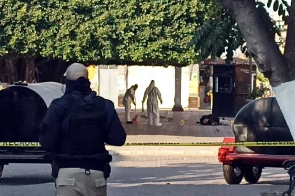 Peritos de la Fiscalía recabaron las evidencias en el punto del ataque.